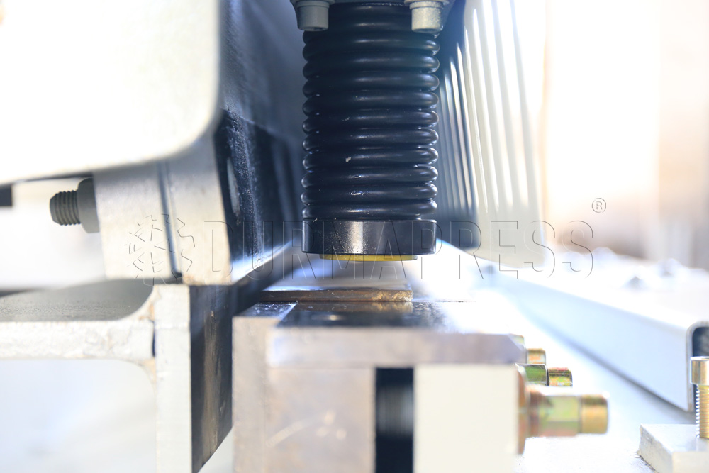 3200 X 12 QC 12Y Hydraulic She - огляд і ціна Woodworking Qc